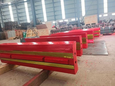 Barras de impacto como referência para avaliação de insertos em faixas de desgaste